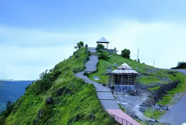 paruthumpara image